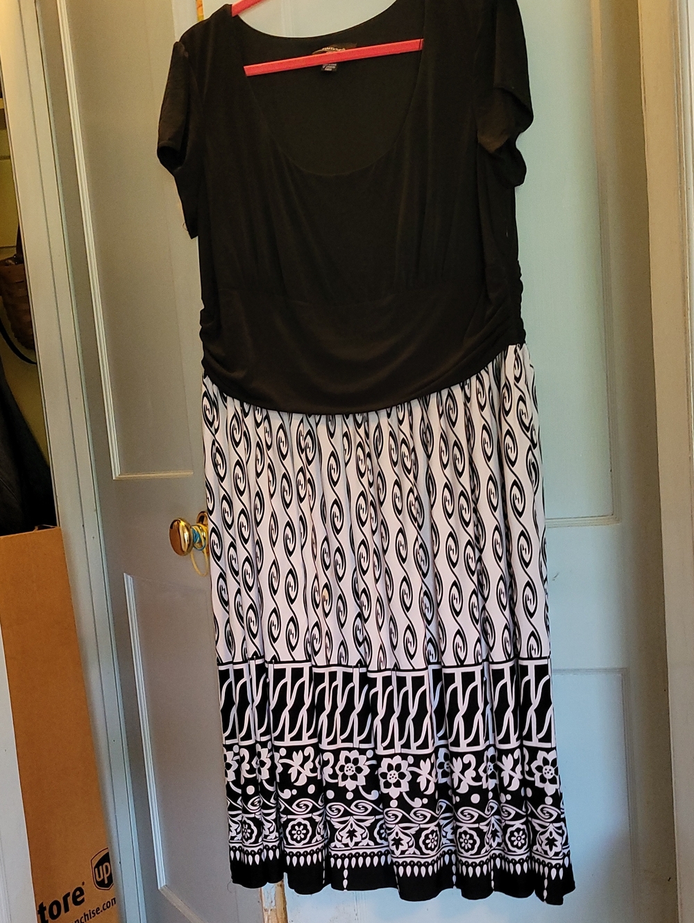 R&M Richards Black Top Half Of Dress With White & Black Print From Waost Down.